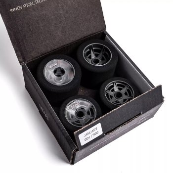 LENS-MOOSGUMMI-REIFEN SET ME V/H (JE 2) HOTRACE 1/8 ONROAD
